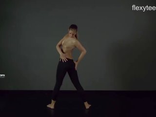 FlexyTeens - Zina clips flexible nude body
