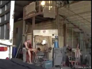 French girl fucked in garage