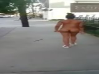 Beautiful African-american girlfriend Walks Nude Thru City: dirty video f2
