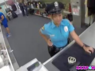 Police Officer Couldnt Hock Her Gun