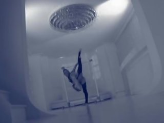 Flexi teen doing anal in ballet dress